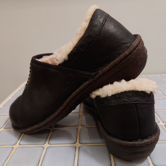 women's shearling lined clogs